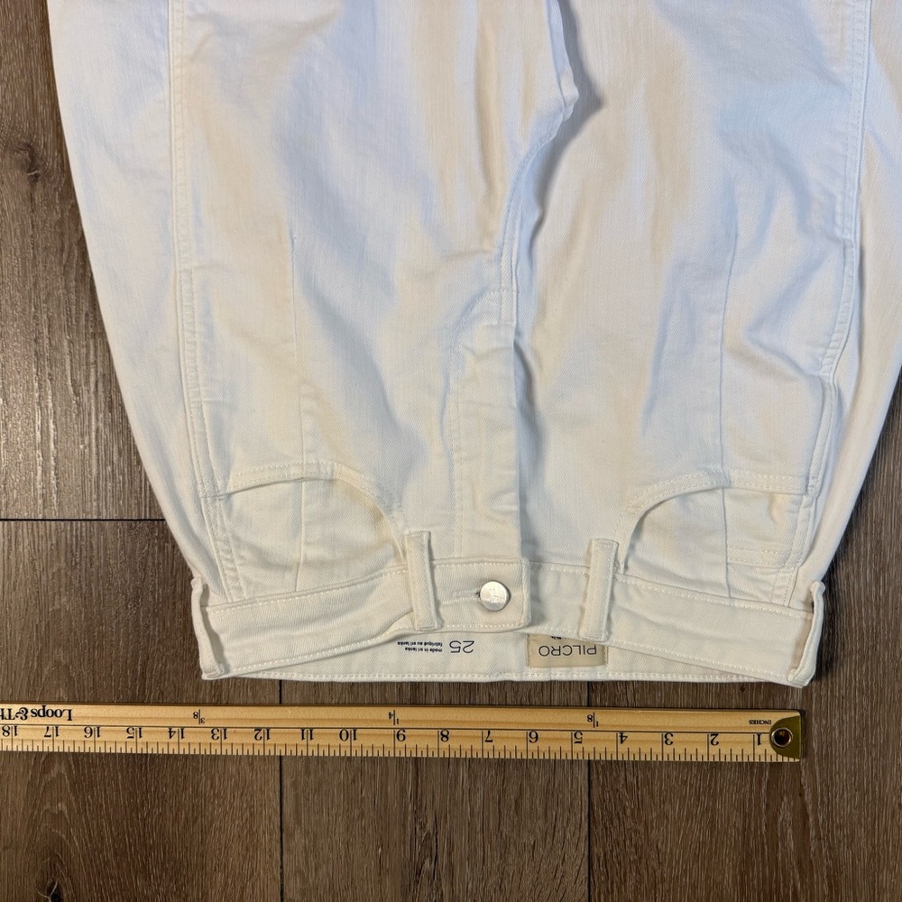 Pilcro Off-White Denim Pants - Picture 9 of 14